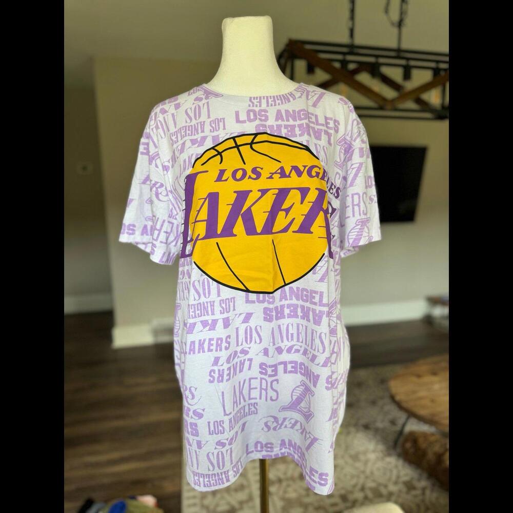 LA Lakers graphic Tshirt